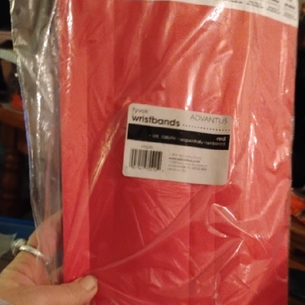 Advantus Red Wristbands 500 Count